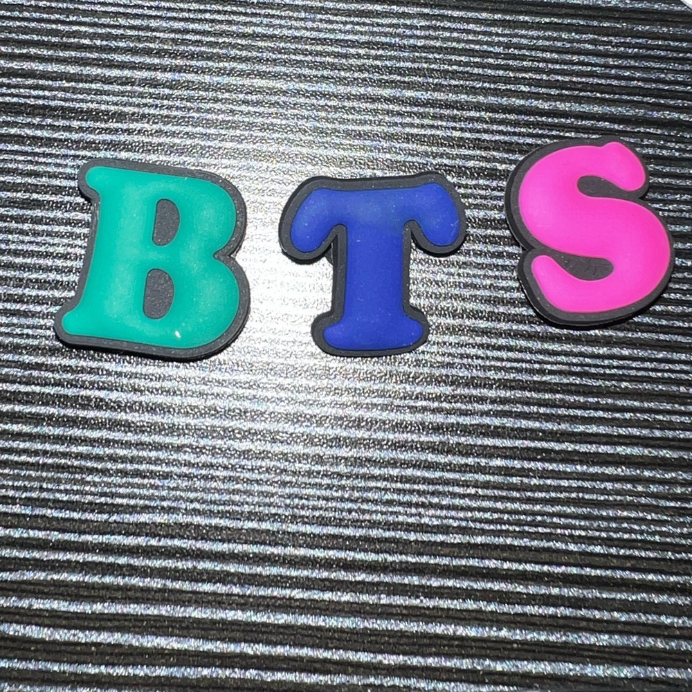 BTS CROC CHARM